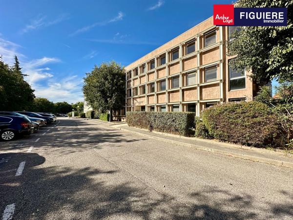 BUREAUX EN PÉRIPHÉRIE D'AIX EN PROVENCE À LOUER