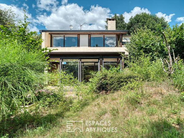 Maison d’architecte des années 1970, au coeur d’un écrin de verdure à Briis-sous- Forges