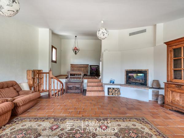 Maison d’architecte des années 1970, au coeur d’un écrin de verdure à Briis-sous- Forges