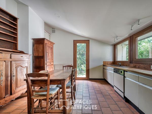 Maison d’architecte des années 1970, au coeur d’un écrin de verdure à Briis-sous- Forges