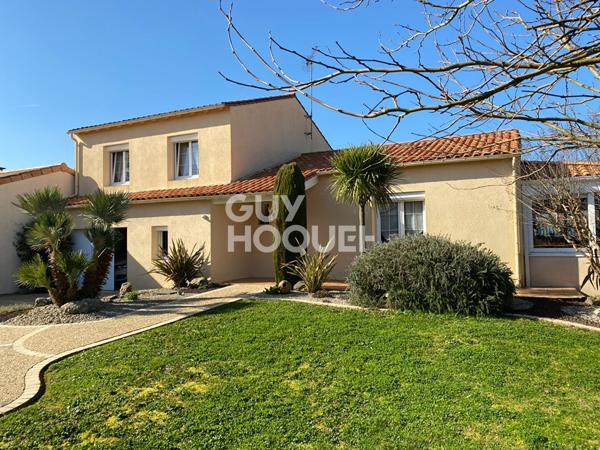 Maison Foussais Payre 4 pièce(s) 121m²