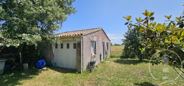 Charmante maison de village sur grand jardin clos