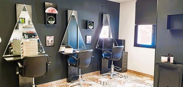 Fonds de commerce à vendre Salon de coiffure - AGDE - Excellent CA -