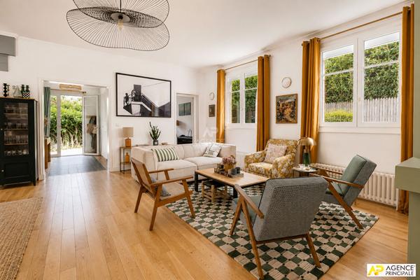 La Celle Saint-Cloud La Châtaigneraie - La Feuillaume sud - Maison 8 pièces 5 chambres, 185 m² habitables sur une parcelle de 460 m² 1 400 000 € **  - Référence  28176