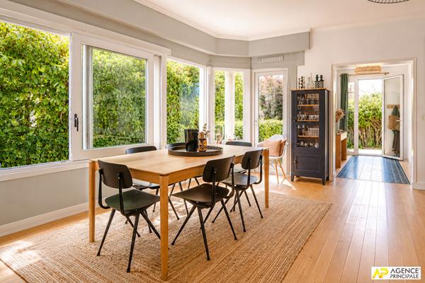 La Celle Saint-Cloud La Châtaigneraie - La Feuillaume sud - Maison 8 pièces 5 chambres, 185 m² habitables sur une parcelle de 460 m² 1 400 000 € **  - Référence  28176