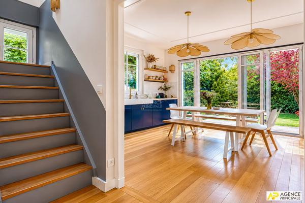 La Celle Saint-Cloud La Châtaigneraie - La Feuillaume sud - Maison 8 pièces 5 chambres, 185 m² habitables sur une parcelle de 460 m² 1 400 000 € **  - Référence  28176