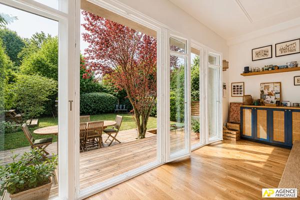 La Celle Saint-Cloud La Châtaigneraie - La Feuillaume sud - Maison 8 pièces 5 chambres, 185 m² habitables sur une parcelle de 460 m² 1 400 000 € **  - Référence  28176