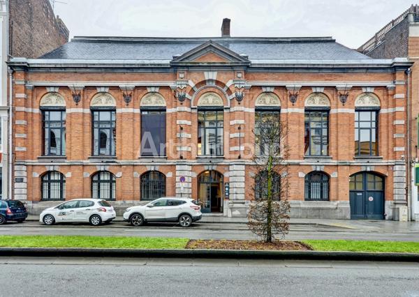 Bureaux à vendre ou à louer à Roubaix parking privatif et accès aisé