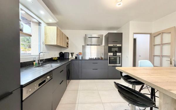 Maison à vendre    5 pièces • 169 m2 Chartres