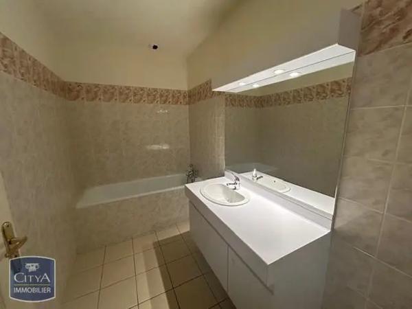 Appartement à louer 2 pièces 56.39m²