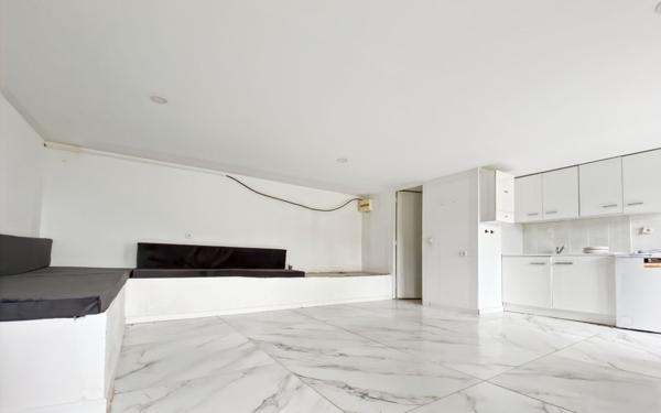 Immeuble à vendre    10 pièces • 274 m2 Marseille 11