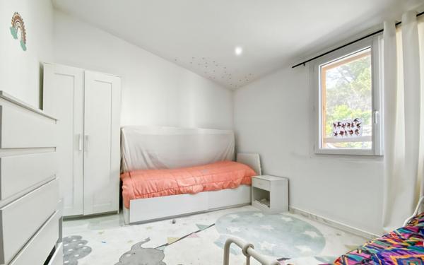 Immeuble à vendre    10 pièces • 274 m2 Marseille 11