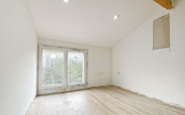 Immeuble à vendre    10 pièces • 274 m2 Marseille 11