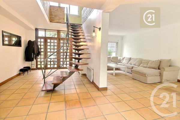 Maison à vendre  11 pièces - 284,06 m2 COUBRON - 93