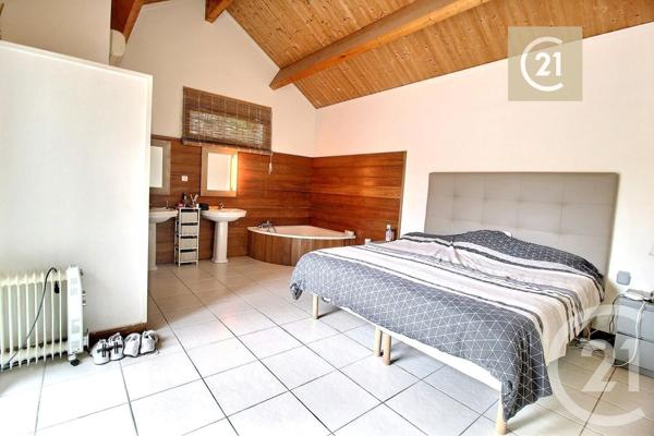 Maison à vendre  11 pièces - 284,06 m2 COUBRON - 93