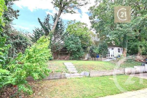 Maison à vendre  11 pièces - 284,06 m2 COUBRON - 93