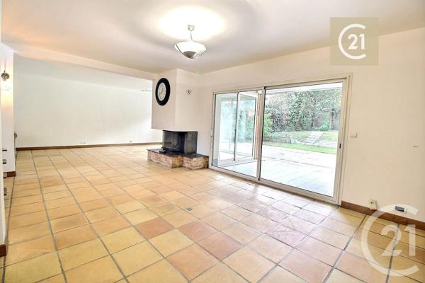 Maison à vendre  11 pièces - 284,06 m2 COUBRON - 93