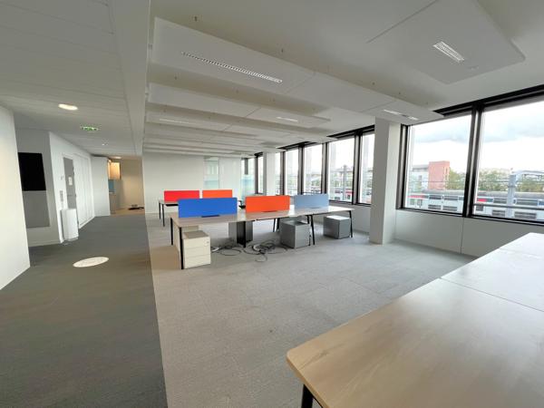Bureaux à louer à Rueil-Malmaison immeuble énergie positive proche RER A
