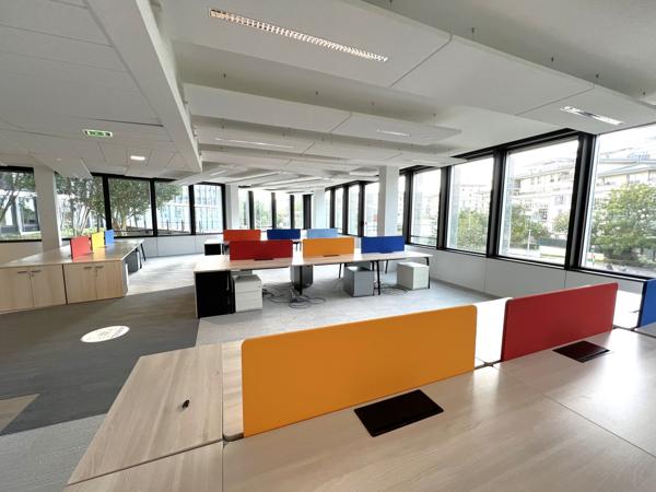 Bureaux à louer à Rueil-Malmaison immeuble énergie positive proche RER A