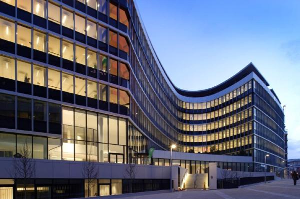 Bureaux à louer à Rueil-Malmaison immeuble énergie positive proche RER A