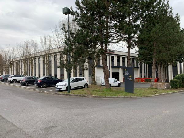 Bureaux à louer à Cergy site sécurisé 24h24 et parkings extérieurs