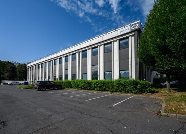 Bureaux à louer à Cergy site sécurisé 24h24 et parkings extérieurs