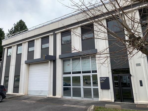 Bureaux à louer à Cergy site sécurisé 24h24 et parkings extérieurs