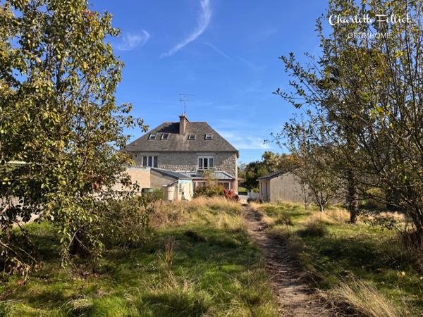 Maison de ville 108 m² – centre-bourg Pleurtuit – grand terrain et garage