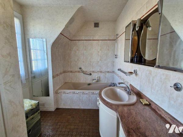 Votre office notarial vous propose à la vente en exclusivité 
Maison d'habitation individuelle...