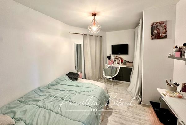 Belle maison familiale de plain-pied avec piscine et espace indépendant