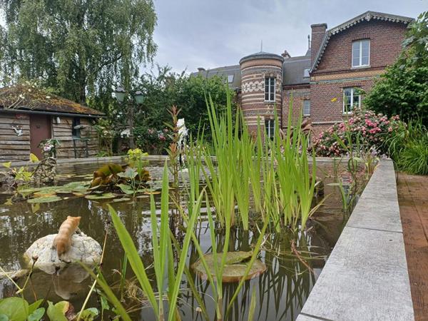 MANOIR