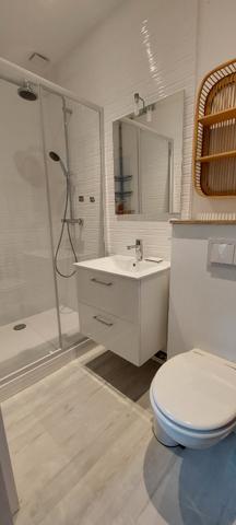 Grand studio T1 bis meublé avec coin cuisine et nuit séparé