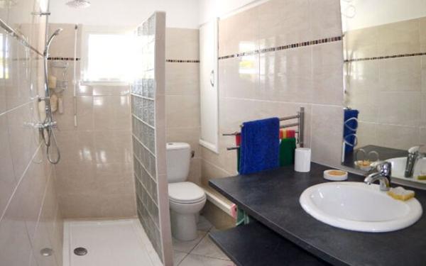 Appartement à vendre    4 pièces •  Le Gosier