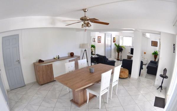 Appartement à vendre    4 pièces •  Le Gosier