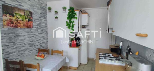 En lisière de forêt proche commerces et transport en commun