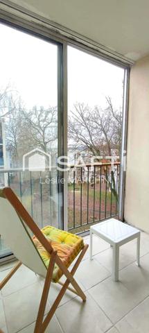 En lisière de forêt proche commerces et transport en commun