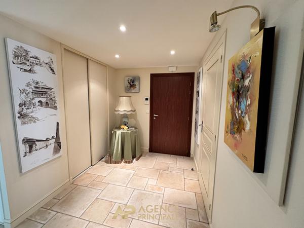 Appartement 116 m² - 3 chambres - 2 terrasses - garage - La Rochelle Médiathèque 762 850 € **  - Référence  MRJH754D1