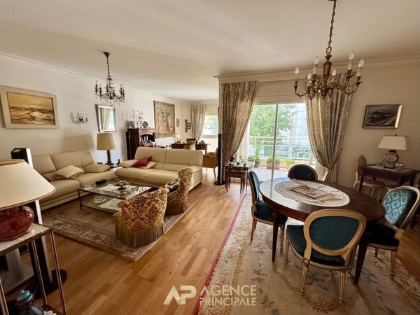Appartement 116 m² - 3 chambres - 2 terrasses - garage - La Rochelle Médiathèque 762 850 € **  - Référence  MRJH754D1