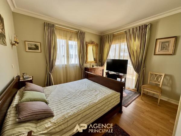 Appartement 116 m² - 3 chambres - 2 terrasses - garage - La Rochelle Médiathèque 762 850 € **  - Référence  MRJH754D1