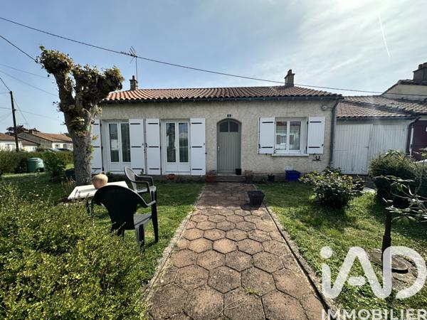 Maison à vendre 4 pièces 78 m² Sauzé-Vaussais