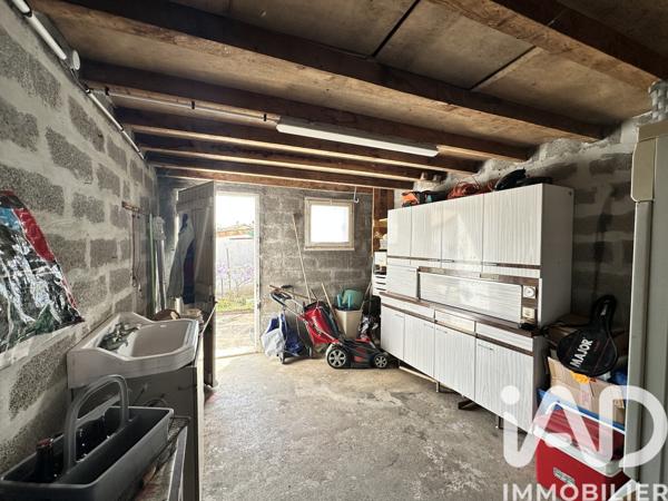 Maison à vendre 4 pièces 78 m² Sauzé-Vaussais