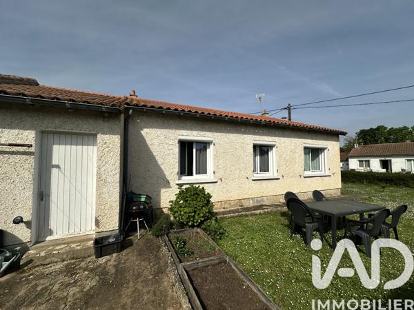 Maison à vendre 4 pièces 78 m² Sauzé-Vaussais