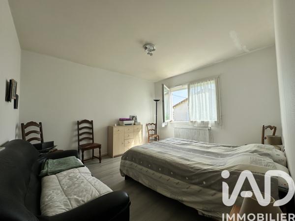 Maison à vendre 4 pièces 78 m² Sauzé-Vaussais