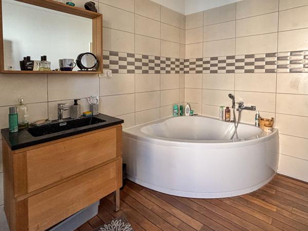 Maison Courcon 4 pièce(s) 200 m2,