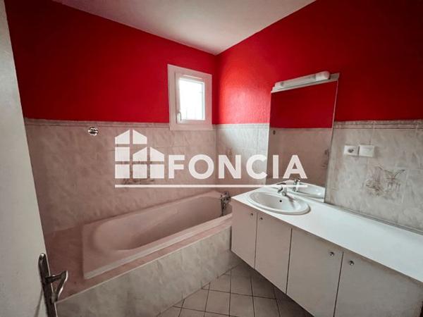 Location Maison 4 pièces 88 m² - 28 Lotissement La Cigalière Maubec 38300