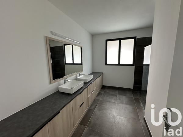 Maison 4 pièces de 121 m² à Saint-Leu (97436)