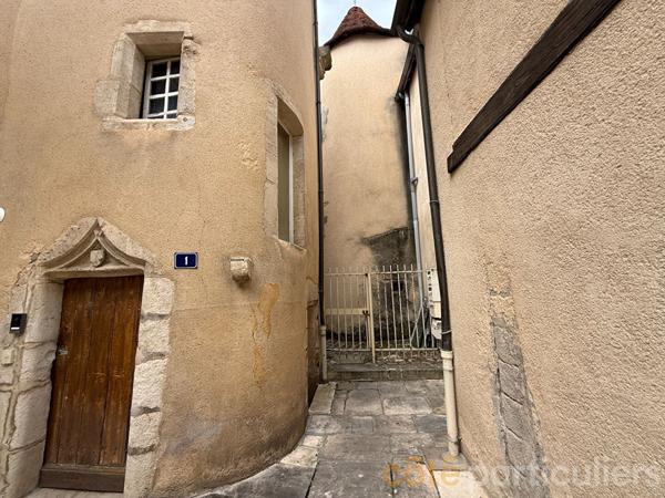 Vente
                Maison90,53 m² - 5 Pièces -
                    SAINT AMAND MONTROND (18200)