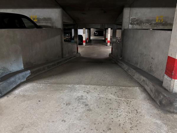 RARE AURAY PARKING PLEIN CENTRE , Auray