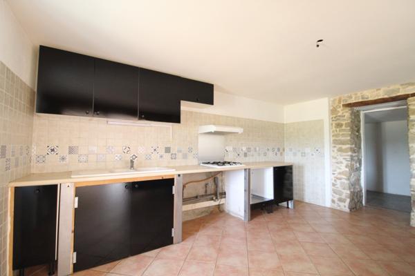 Saint-Affrique (12400) MAISON 175m² SCINDEE EN 2 LOGEMENTS AVEC COUR et CAVE