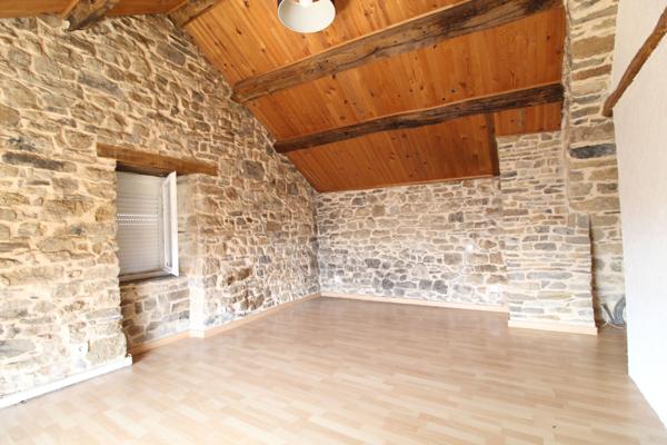 Saint-Affrique (12400) MAISON 175m² SCINDEE EN 2 LOGEMENTS AVEC COUR et CAVE